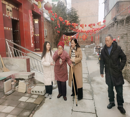 瑟瑟冬日 暖暖溫情——公司黨委、工會開展“送溫暖、送祝?！被顒?/>
                                        </div>
              </div>
              <div   id=